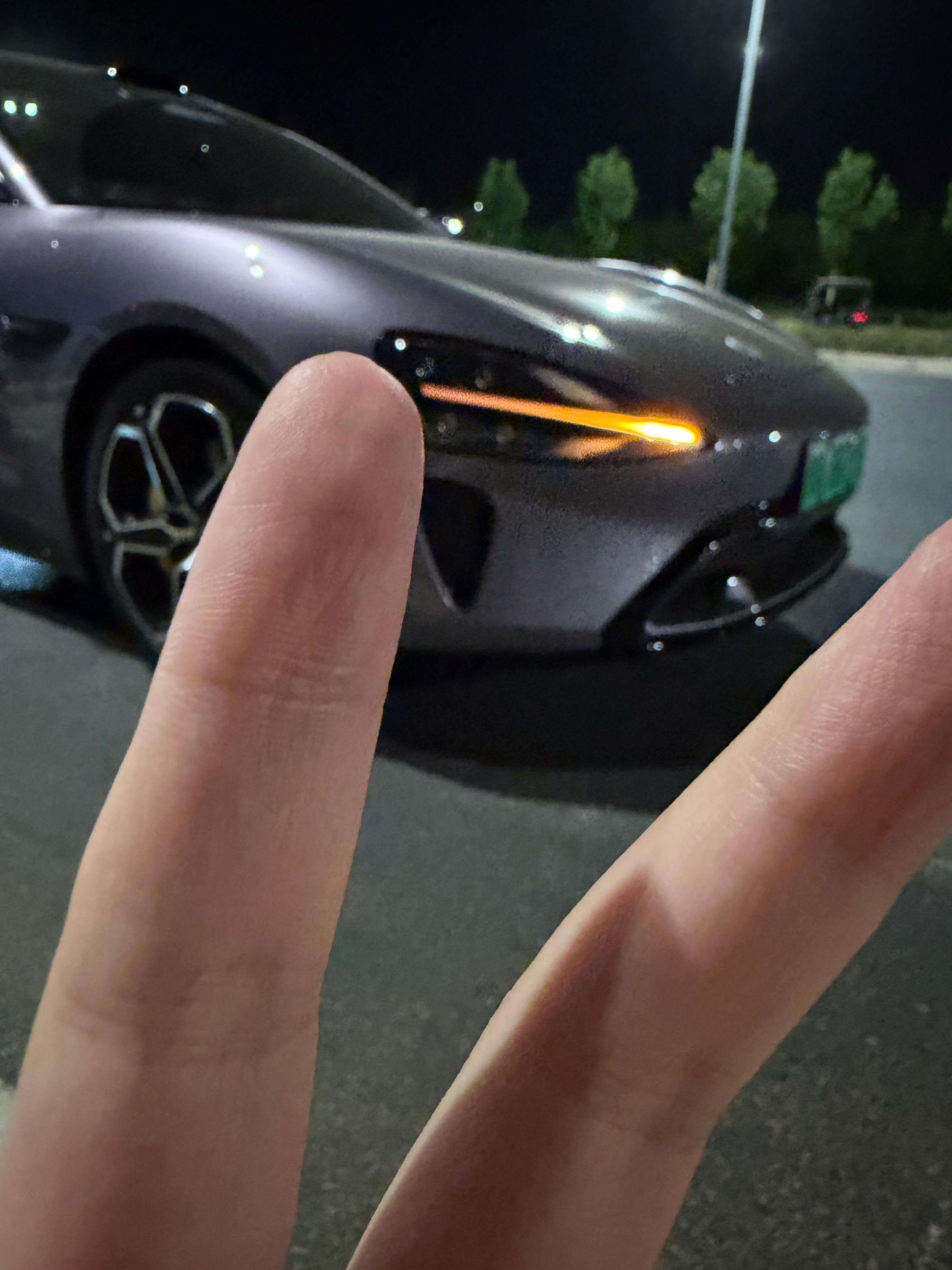 我觉得今天这个混乱的时代，保持一个良好的心态比较重要。当你遇到什么事儿都可以接受