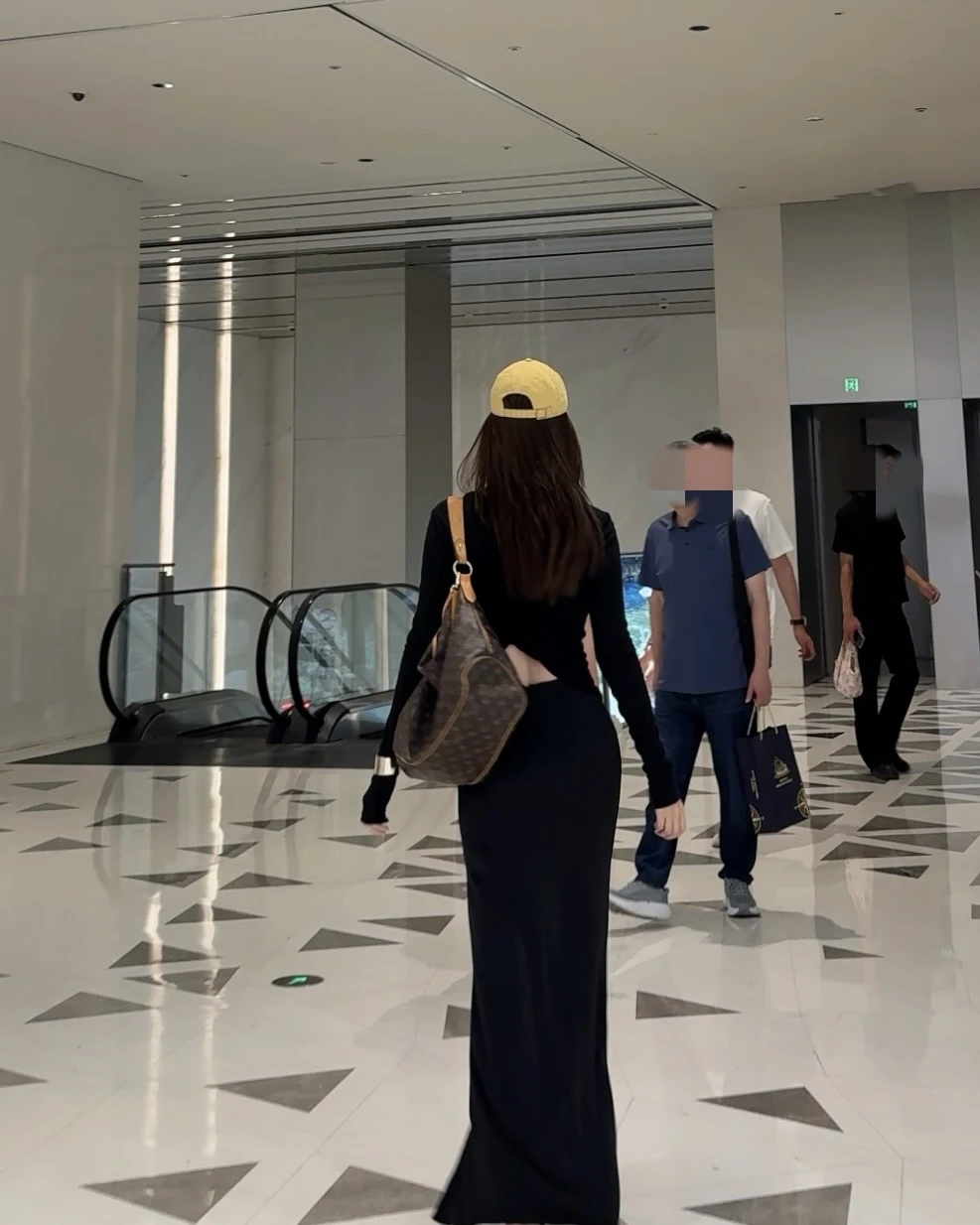 上新！！直筒半身裙太显瘦了～