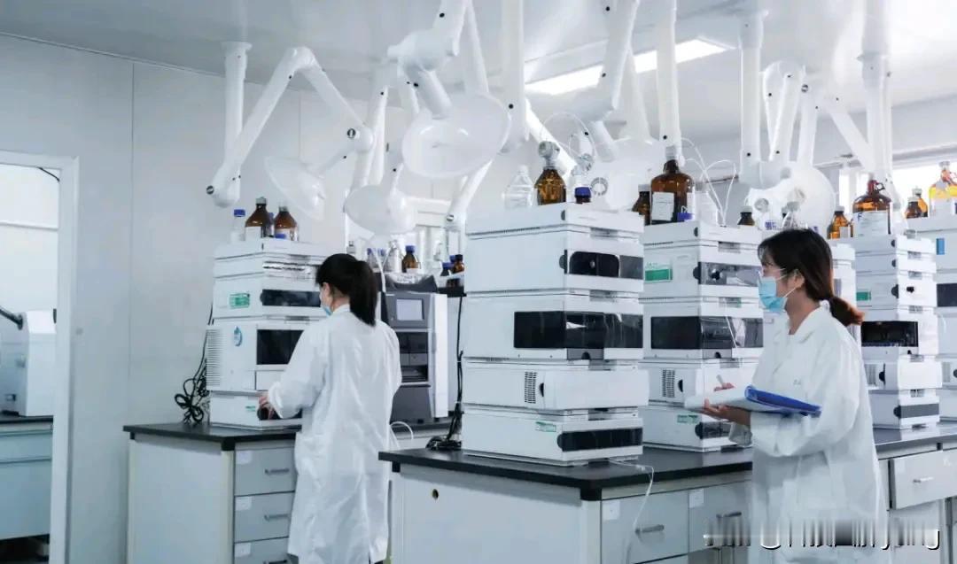 如今，中国已经发展成为了科技大国、科技强国，下一步中国将加强制度创新和科技创新“