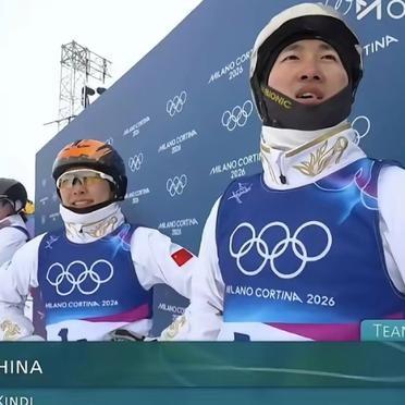 李天马落地后，人还没站稳，眼泪就下来了。他用手死死捂住脸，肩膀抖得停不下来。
徐