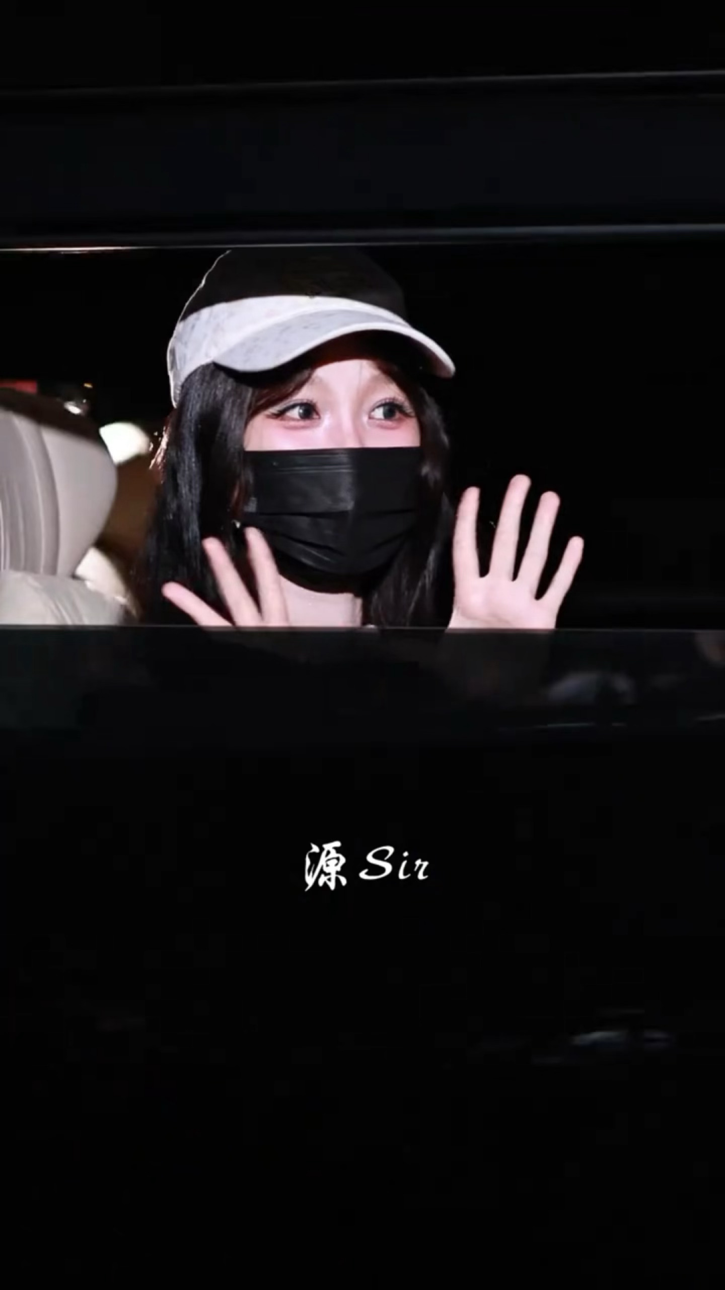 今天眼妆看起来像是绿色➕紫色？？ 