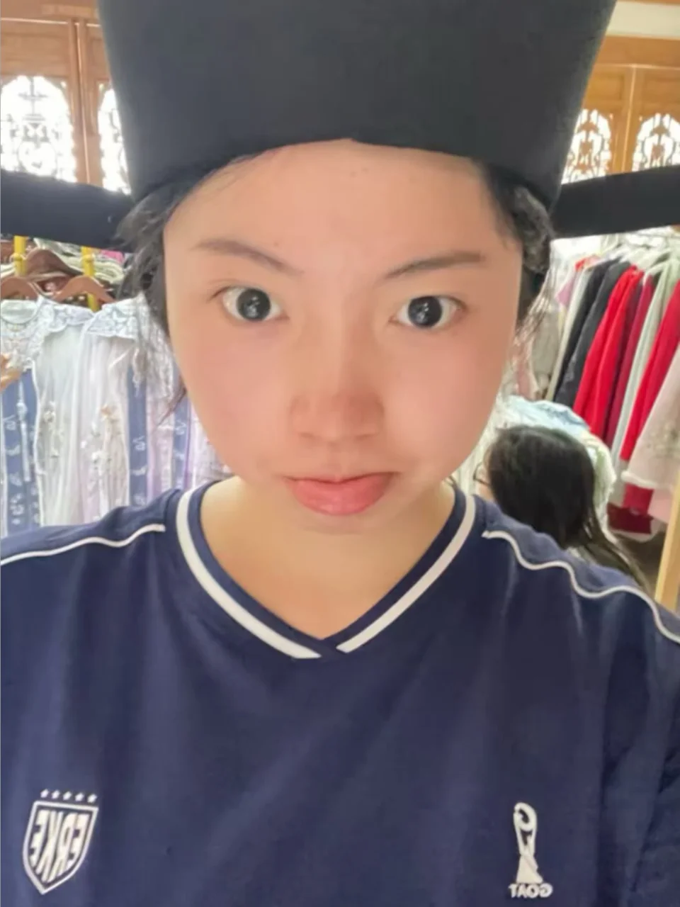 出淤泥而涂抹全身