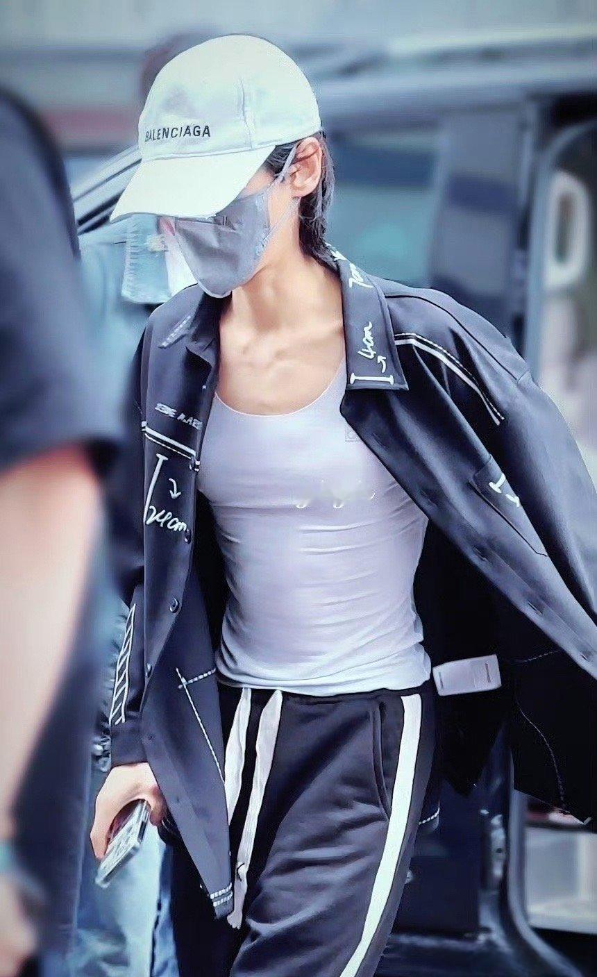 罗云熙水龙吟上班路透[羞嗒嗒] ​​​