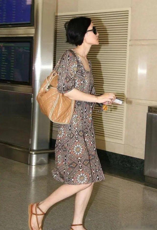 说实话，王菲这两张照片挺普的 ​​​