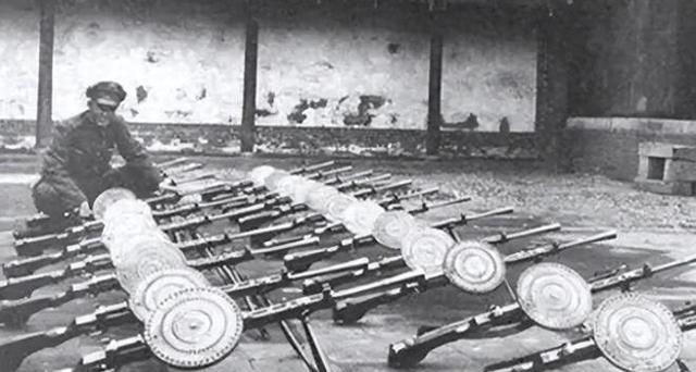 兰州钢厂1980-1990年代一直负责销毁兰州军区淘汰的枪支，有日本的三八式，国