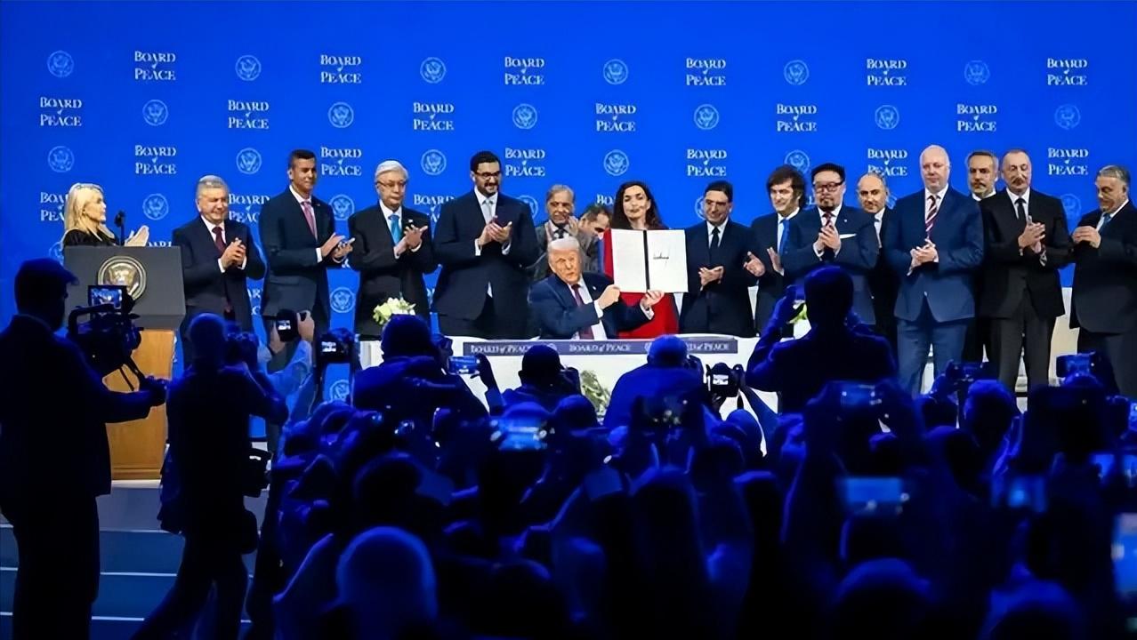 特朗普搞的“和平委员会”，说是为了解决巴以冲突，可简直像一场自导自演的独角戏。