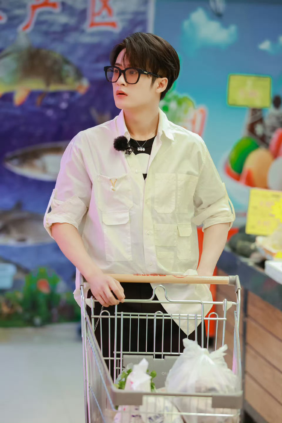 2021年9月 中餐厅穿上厨师服的檀健次檀健次谢却山 ‖檀健次