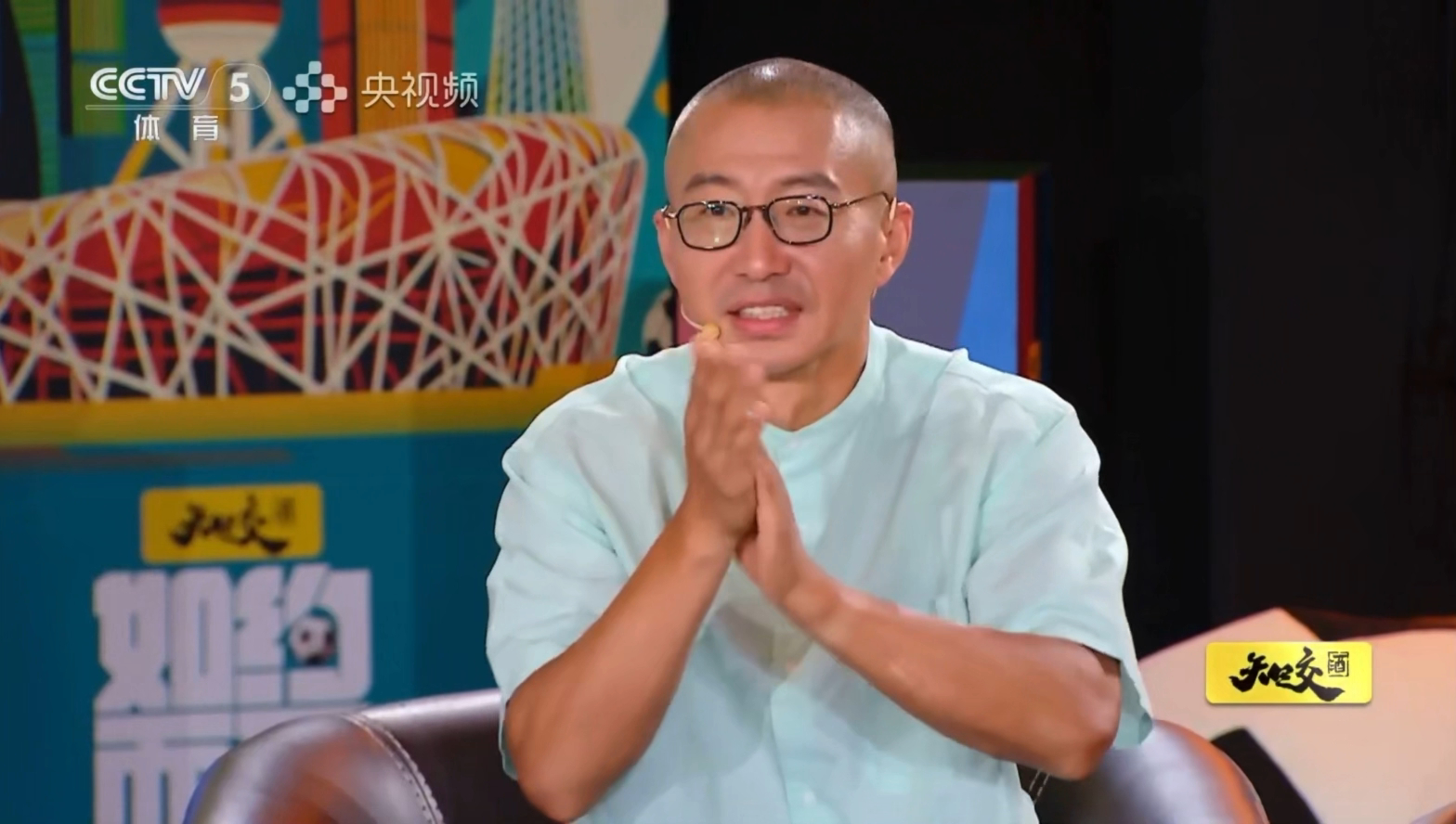 西班牙球迷聊主队大秀流利中文外国球迷一口地道中文深度分析西班牙阵容，聊战术比不少