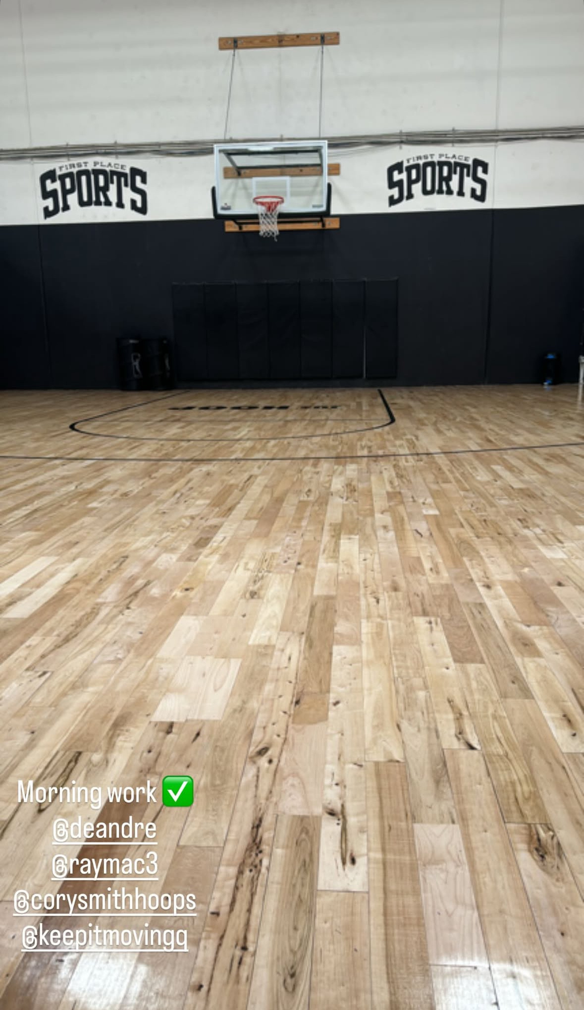 弗格更新今日训练依旧和小乔丹，前上海队CBA外援雷麦卡雷姆一起训练。 ​​​