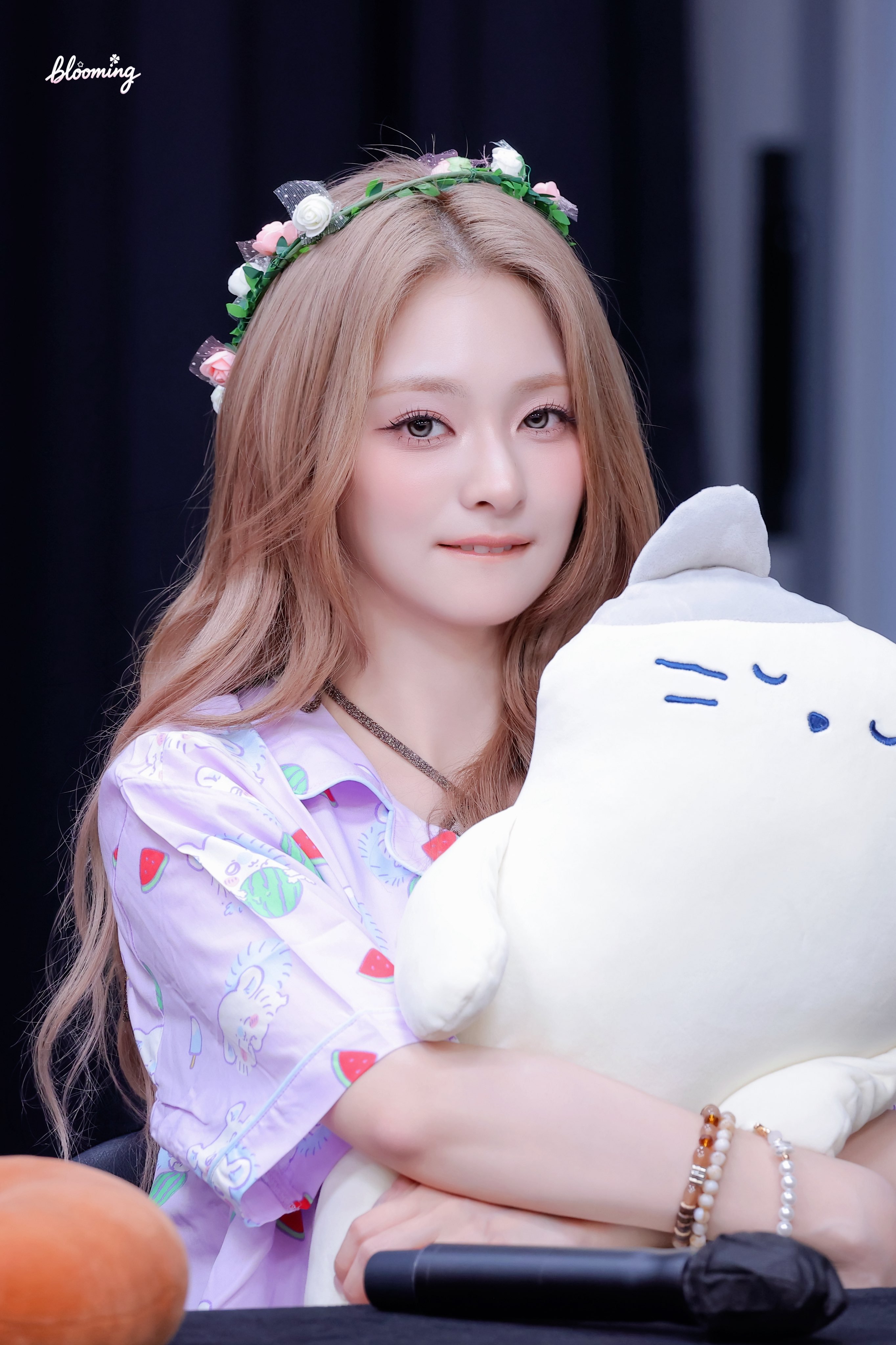 李娜炅[超话]  🐣氧气笑颜李娜炅 260731 Whosfan签售 饭拍HD