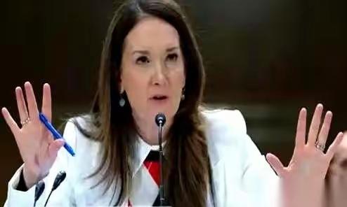 美国农业部长，对着镜头，一句话把火点了起来。
他说：中国买我们农田，是头号威胁！