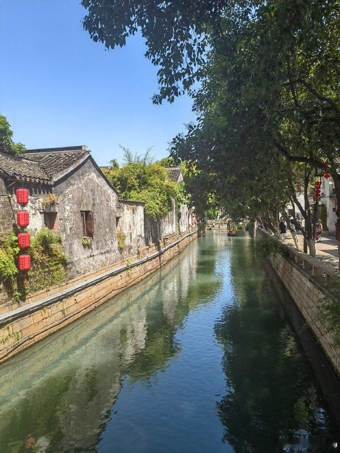 #苏州的双面魅力#哇塞！苏州真的是一座充满惊喜的城市，双面魅力让人陶醉其中，无法