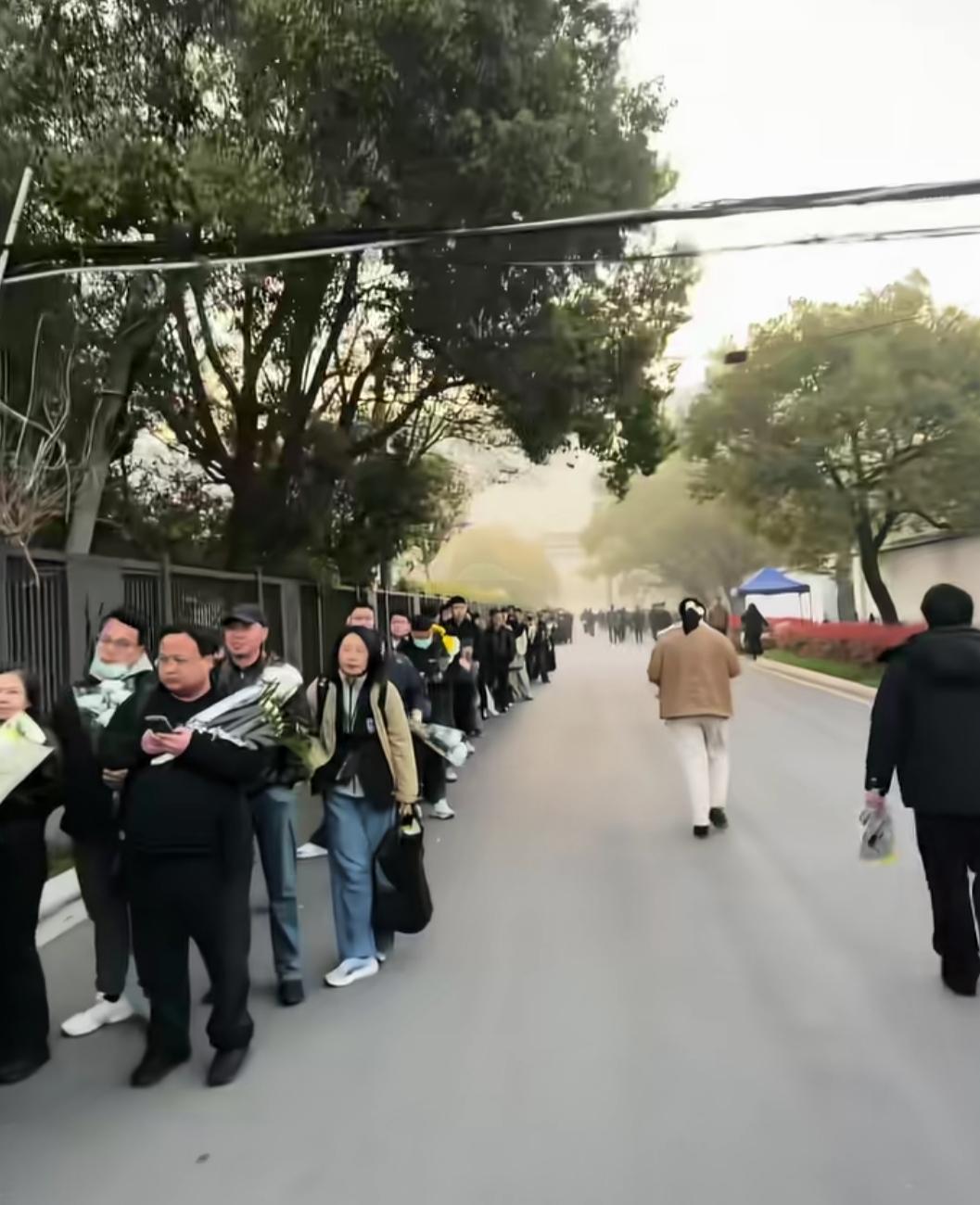 一个城市都在悼念张雪峰老师，人生值了！

这些年，享受这个待遇的，只有袁爷爷和宗