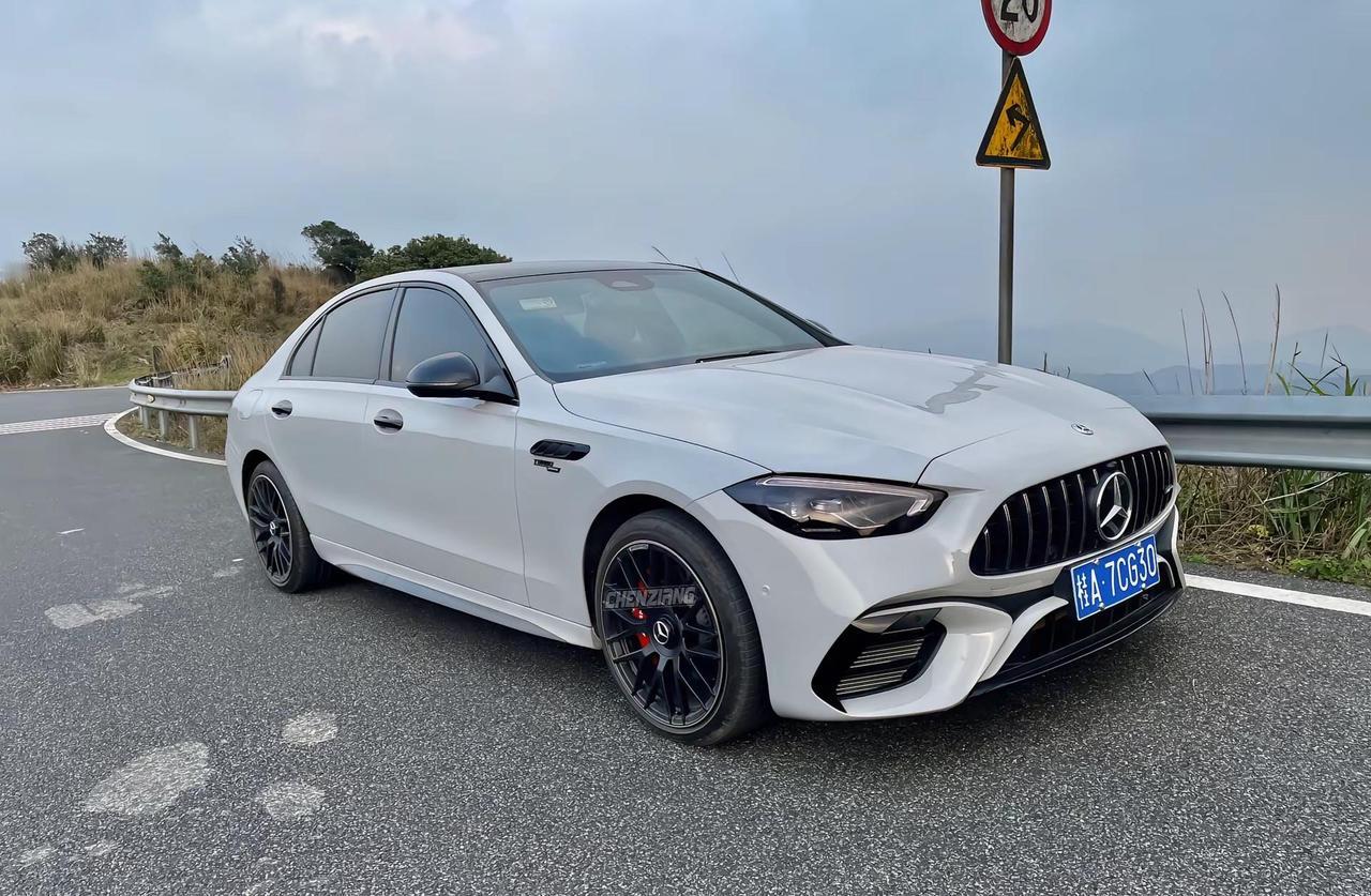 奔驰新C水晶山灰。奔驰新C改C63包围创作灵感 奔驰c260l 奔驰