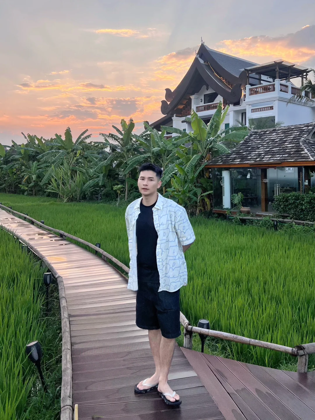 在版纳的一天 住进稻香里