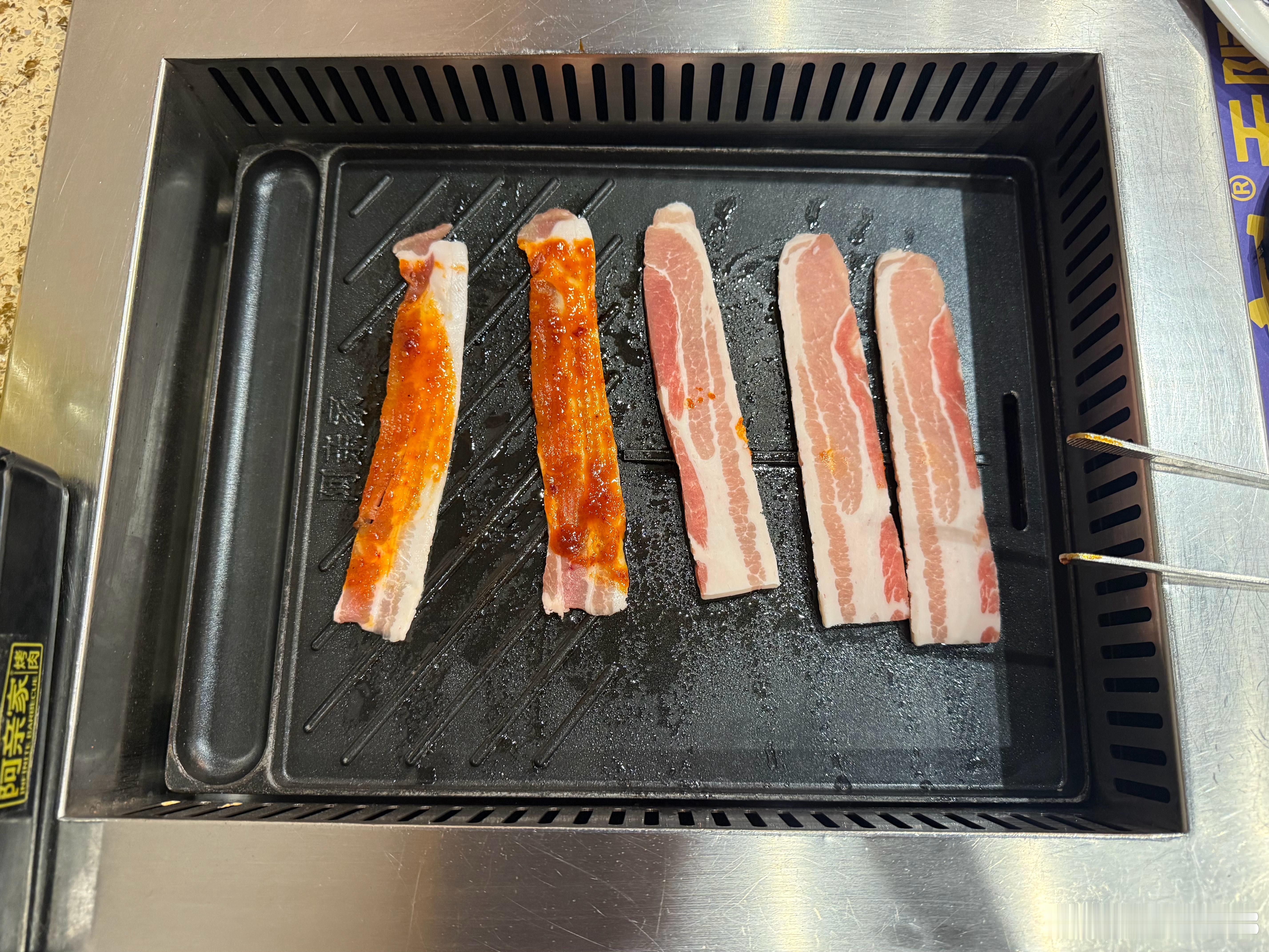 吃顿好的，明天出发世界最不发达国家之一的内陆国，不知道有没有这么好吃的烤肉