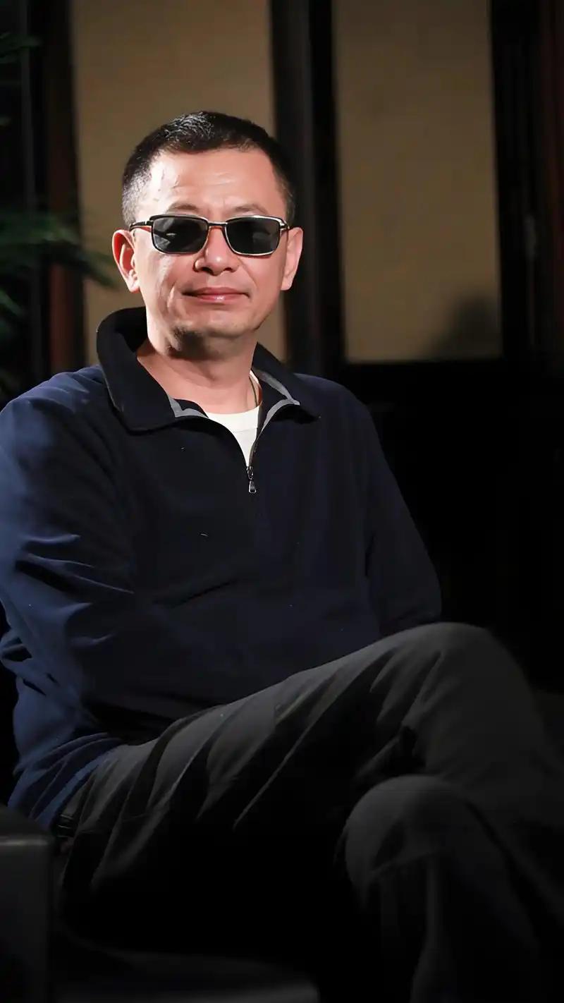 毕竟如果想当王家卫的老板，那还得先考虑公司是否愿意承担风险。
是他们变聪明了吗？