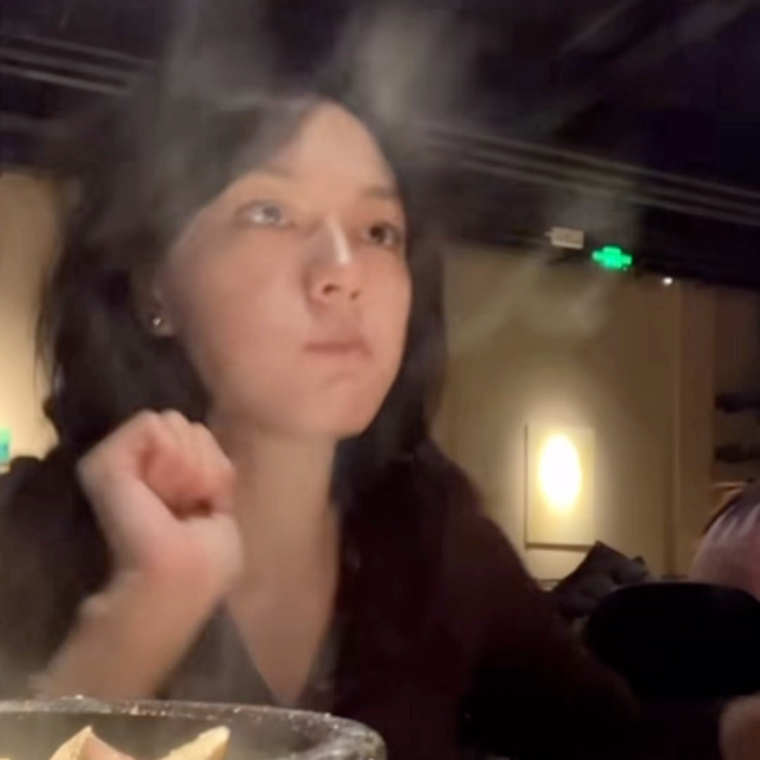 文淇工作留痕留得满上海都是一整面墙都是文淇是什么感觉 终于见到网传一整面墙的文淇