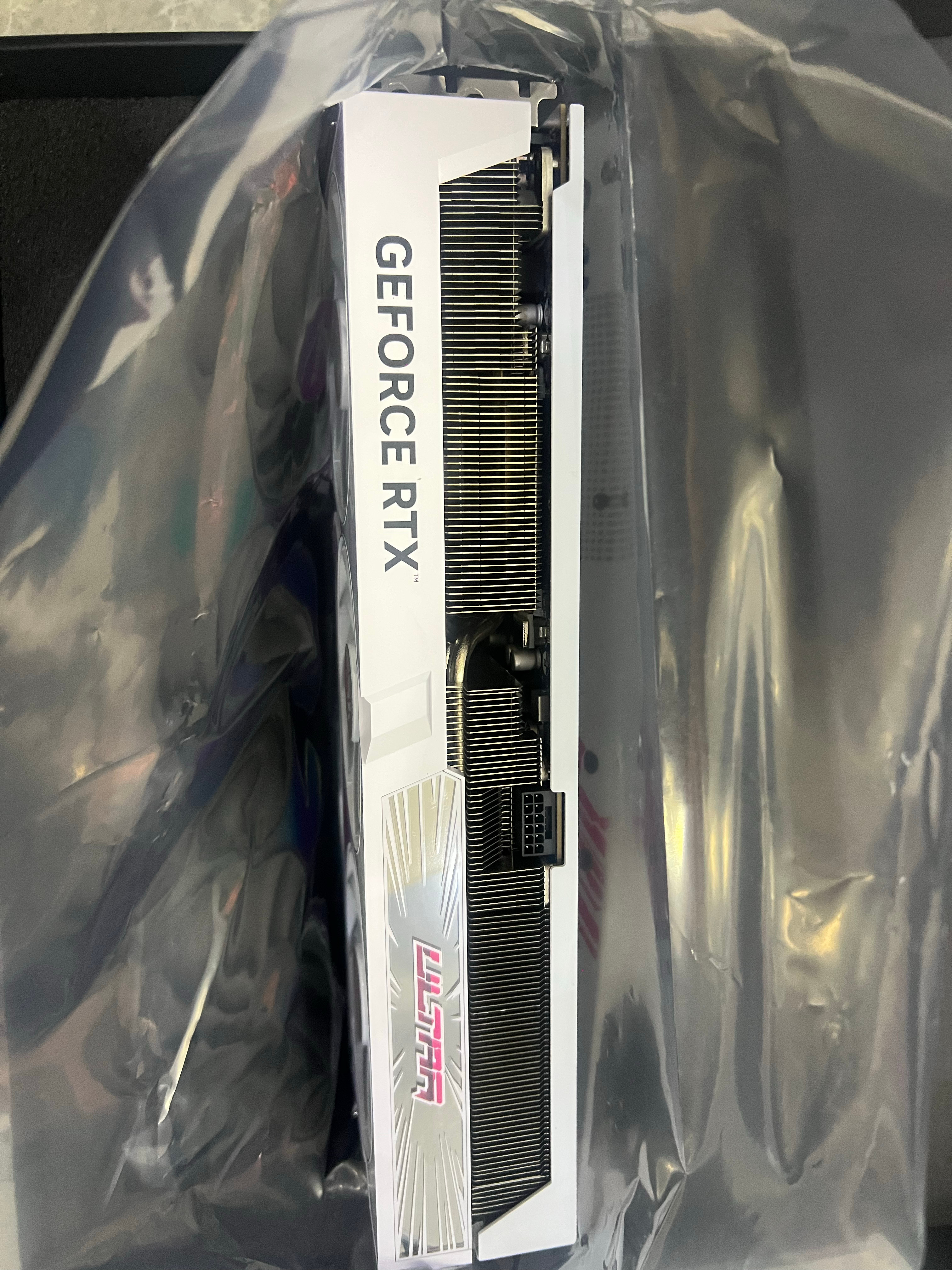 出一张精品库存卡。型号：七彩虹4080ultra super 16g，很早前被客
