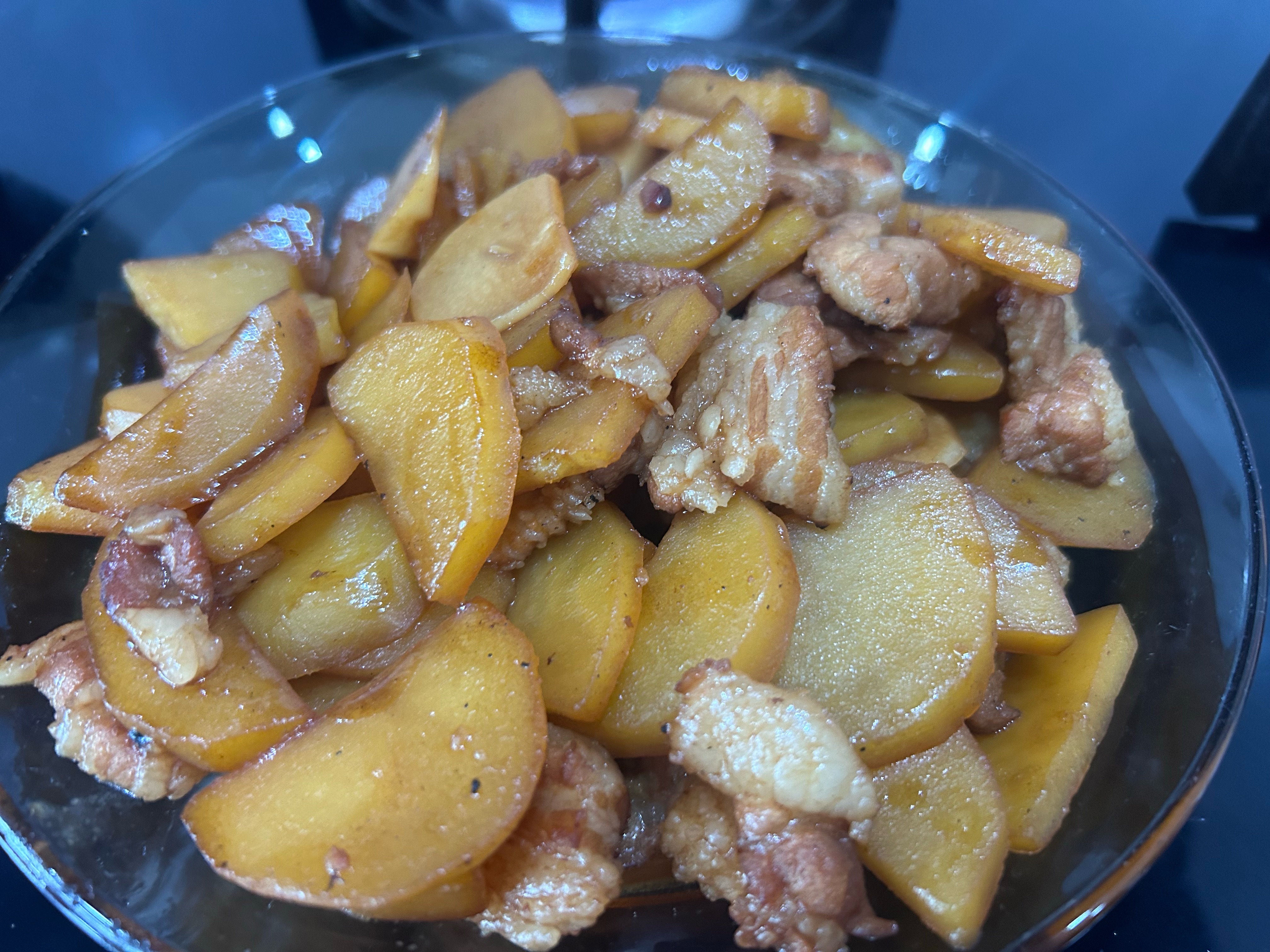 土豆炒肉！又是第一次做！能吃！ 