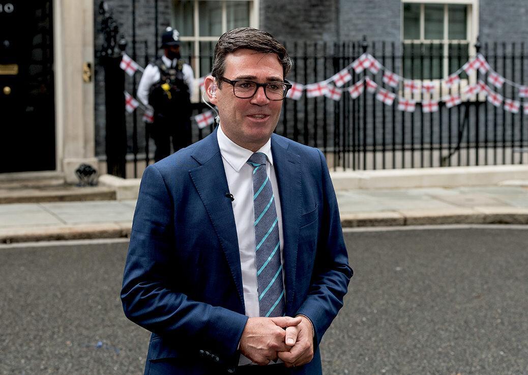 英国新首相上任第一天，电话为何偏偏要先打给泽连斯基？

7月20日，伯纳姆正式接