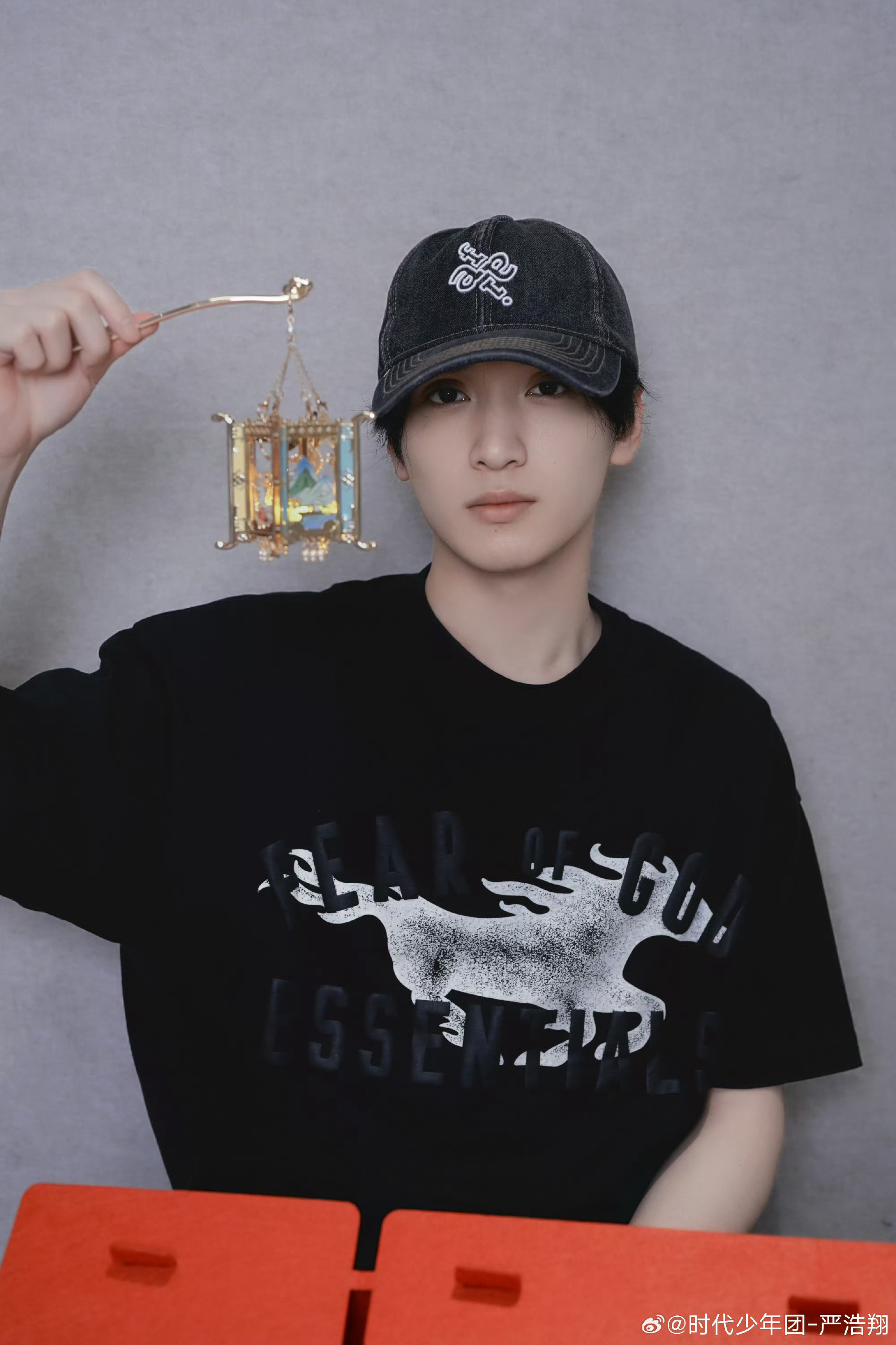 时代峰峻发声明回应严浩翔ktv传闻时代峰峻否认严浩翔ktv传闻时代峰峻回应严浩翔