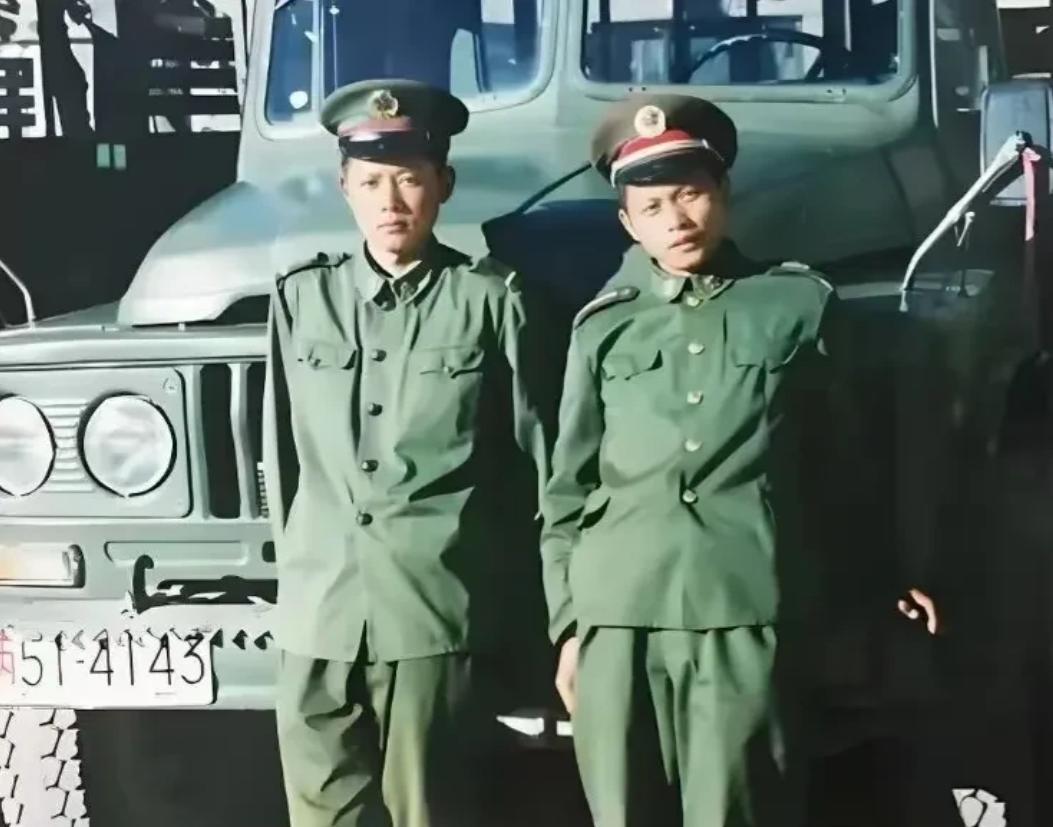 四川一军人退伍后开大车，跑车时救下一对跳河的母女，带到自己家中暂时安顿。当女人准