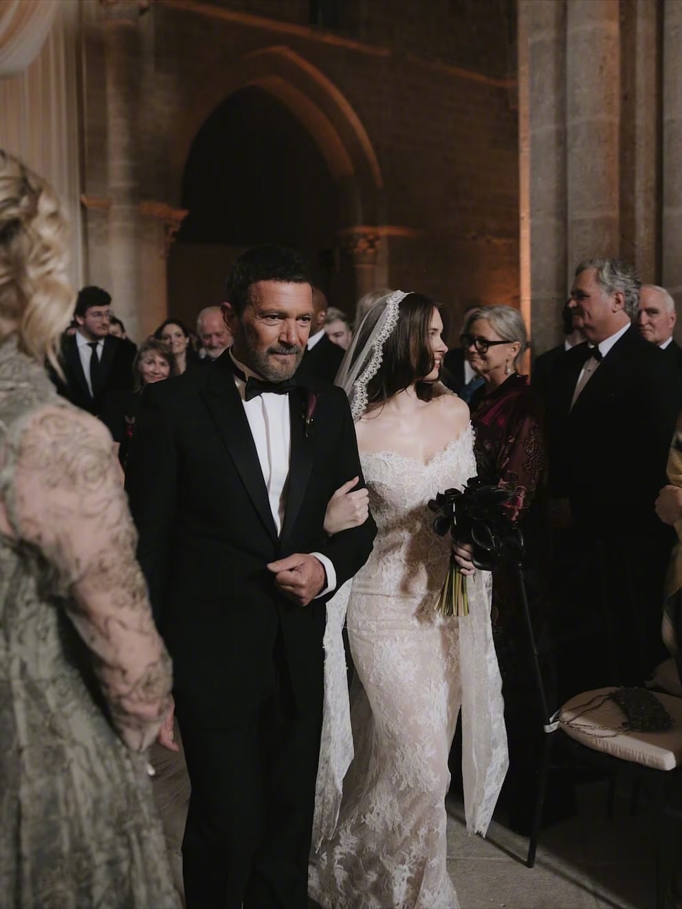 达妹Dakota Johnson的妹妹Stella Banderas 结婚照公布