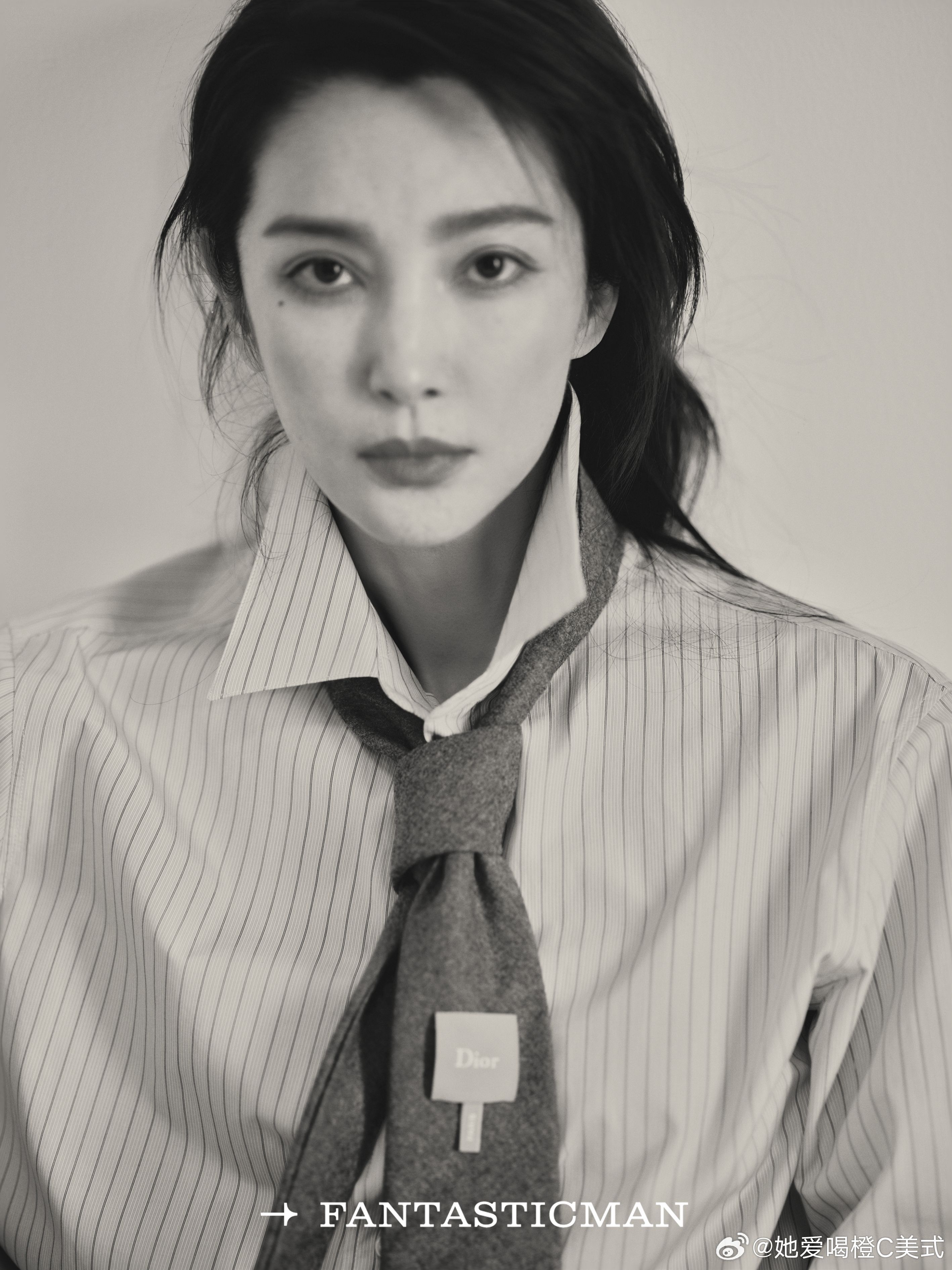 李冰冰vs李冰冰vs李冰冰李冰冰这次新封面绝啦！在干练和温柔间切换自如，气场强大