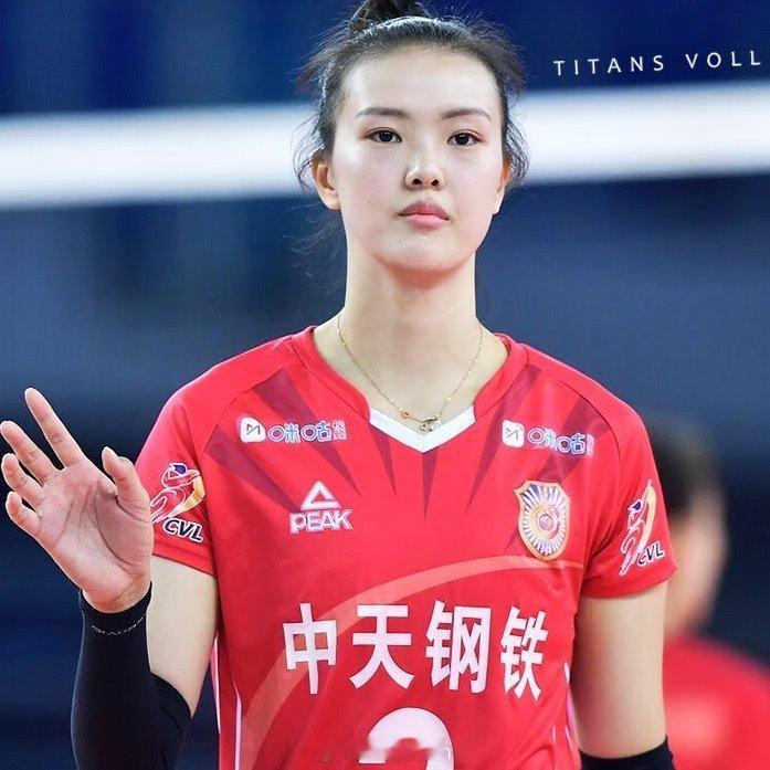 女排张常宁官宣退役张常宁将全职担任江苏女排教练张常宁接受采访时确认退役