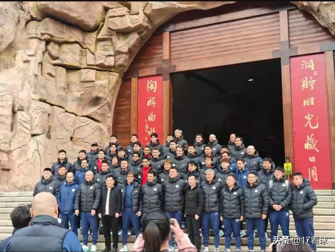 河南队中超新赛季新的冠名，新的引援，新的征程！
3月4日，在三门峡渑池，中超河南