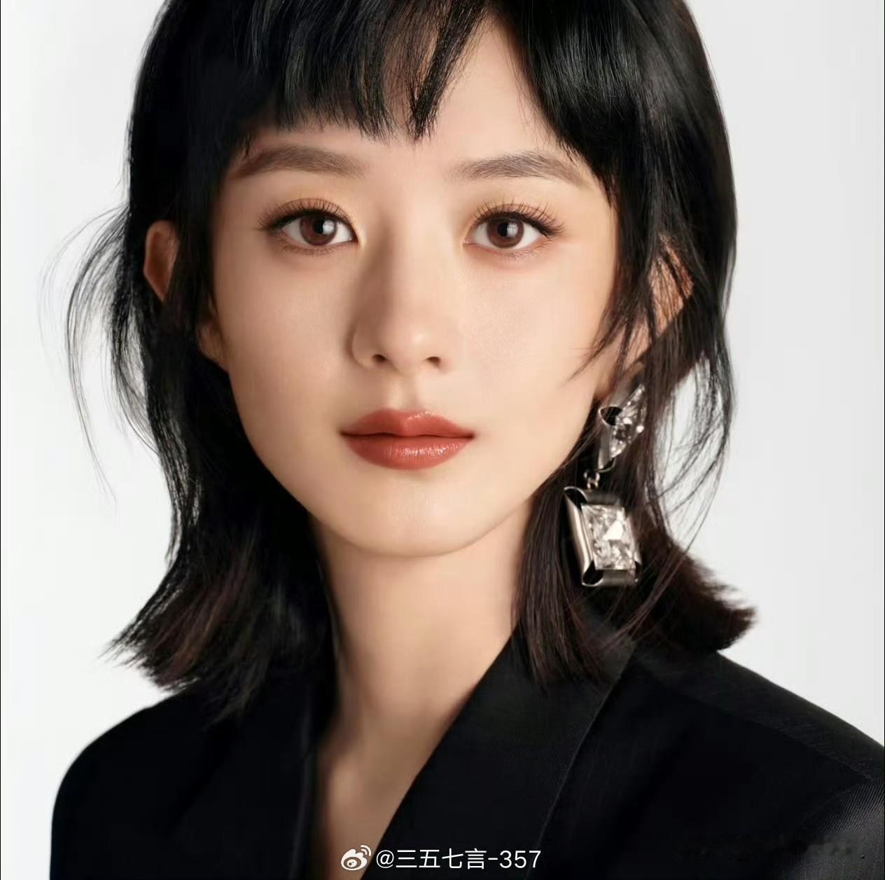 随着时间的推移
赵丽颖有的，其他几个同级别小花都没有，不是演技不如她，也不是奖项