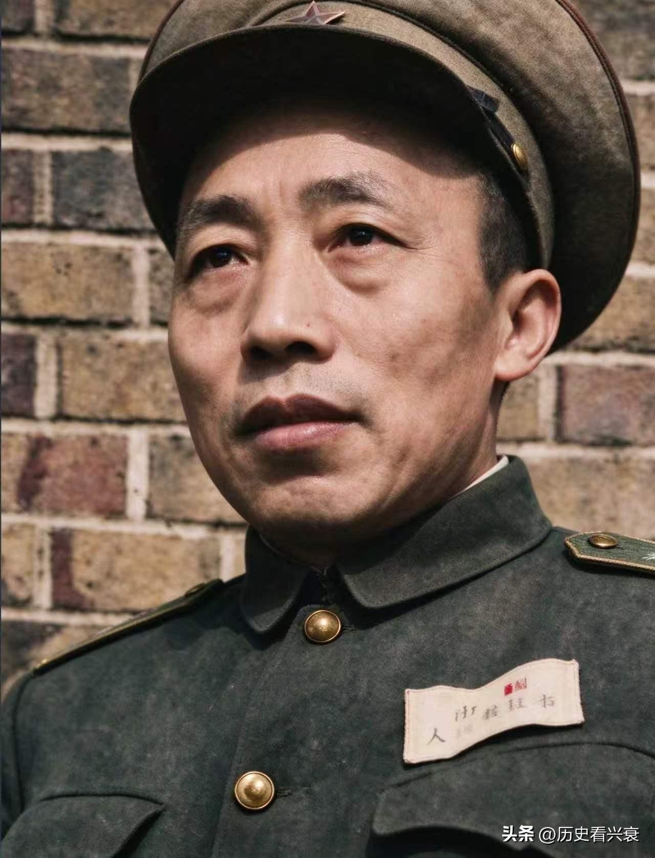 1955年大授衔，二野排刘伯承、邓政委之后，第三号人物张际春，名字被毛主席亲手划