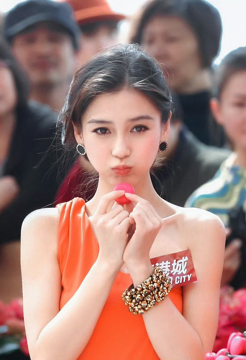 Angelababy和粉丝大合照angelababy[超话] ​​​