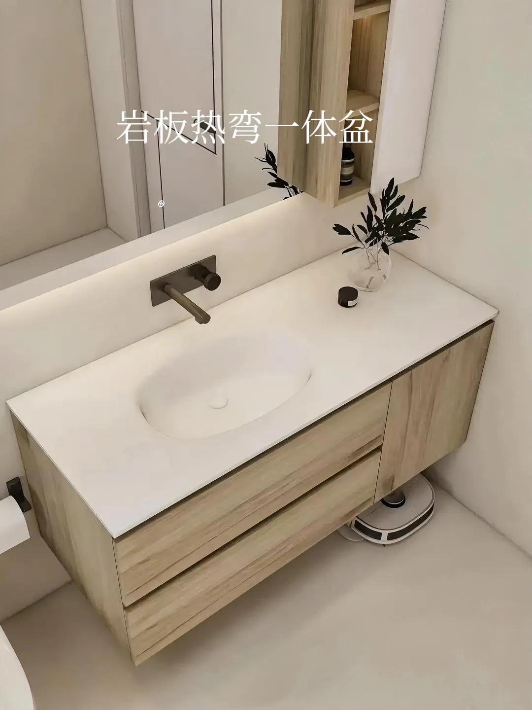 高端浴室柜要注意什么?关于这个问题：
可以看我刚发的视频如何鉴别台面，这里补充几