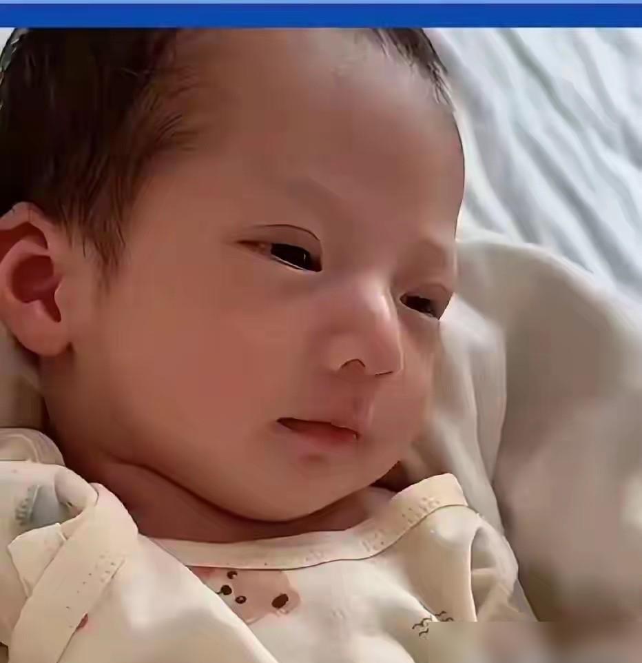 我直接冲过去掀了桌子！汪小菲忍无可忍，直播间跟亲妈张兰彻底决裂，自曝猛料。
 