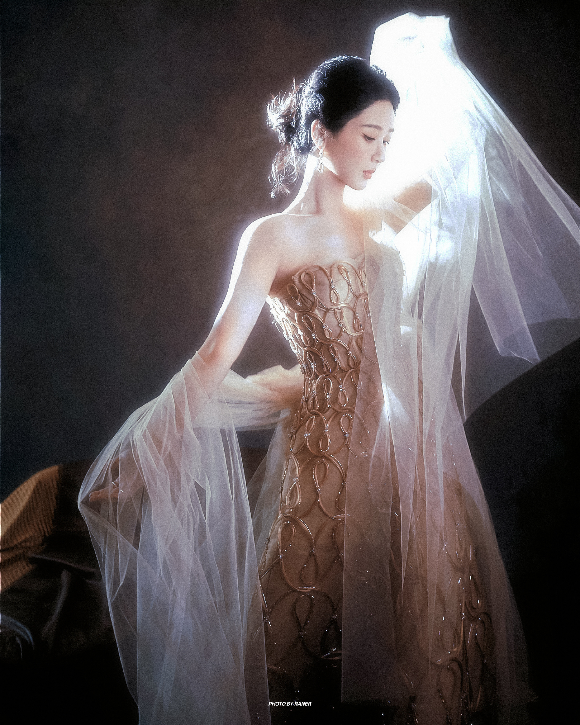 杨紫 🌸杨紫视后第一个线下活动造型🌸杨紫有种气血充足的美要对生活报以期待，时