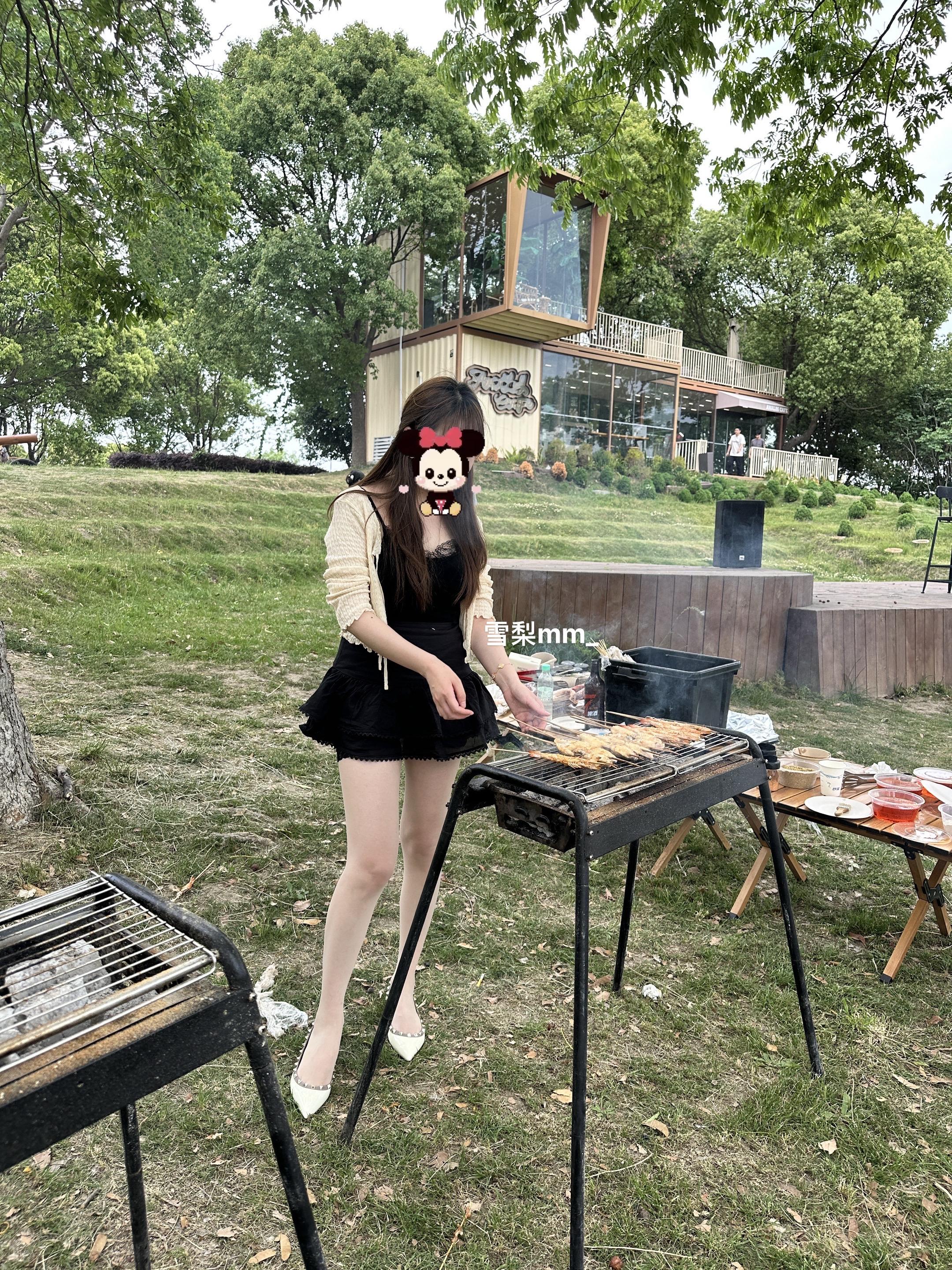 我负责烤，你负责吃。