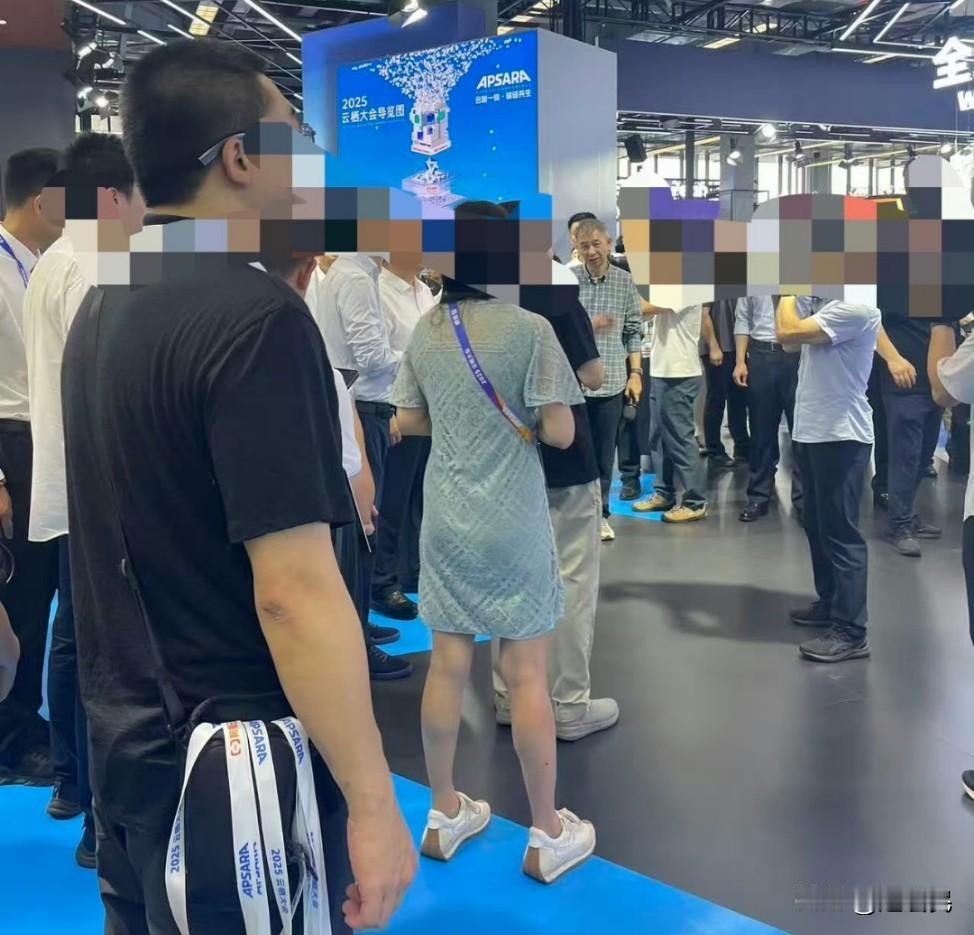 今天是1024程序员节，我呼吁大家关注一下这个人群，他们可以说是互联网行业很可爱