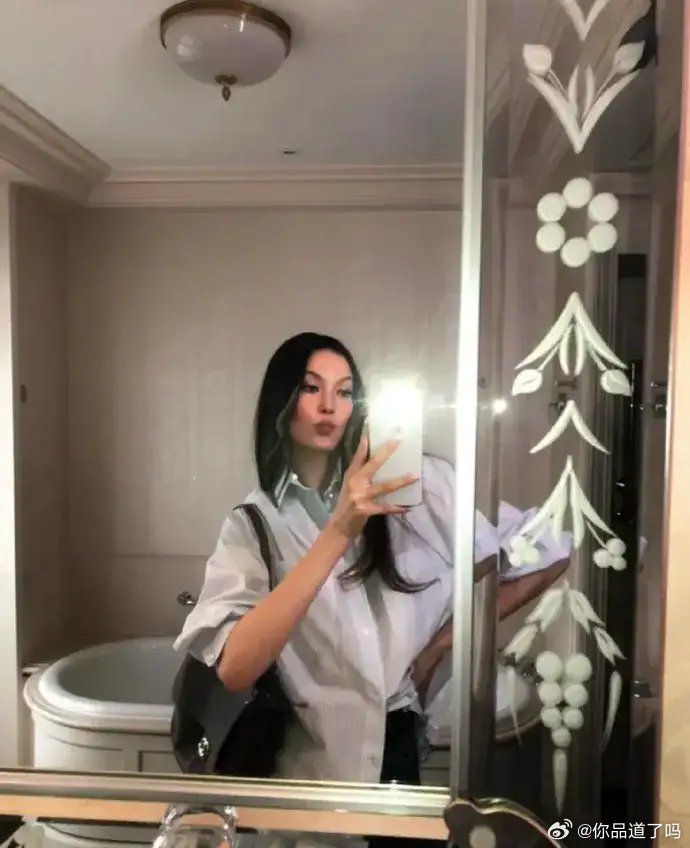 谷爱凌分享巴黎日常，一身行头直接10W，气质好随手一拍都好看！！！！！！！ 