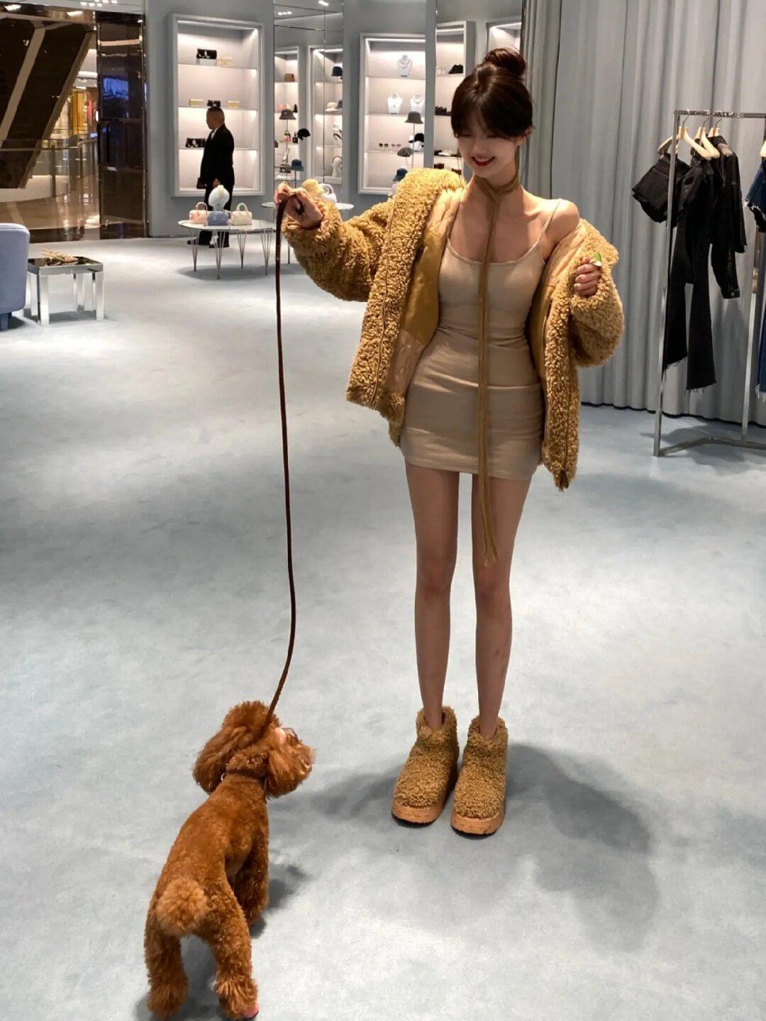 两位贵宾里面请