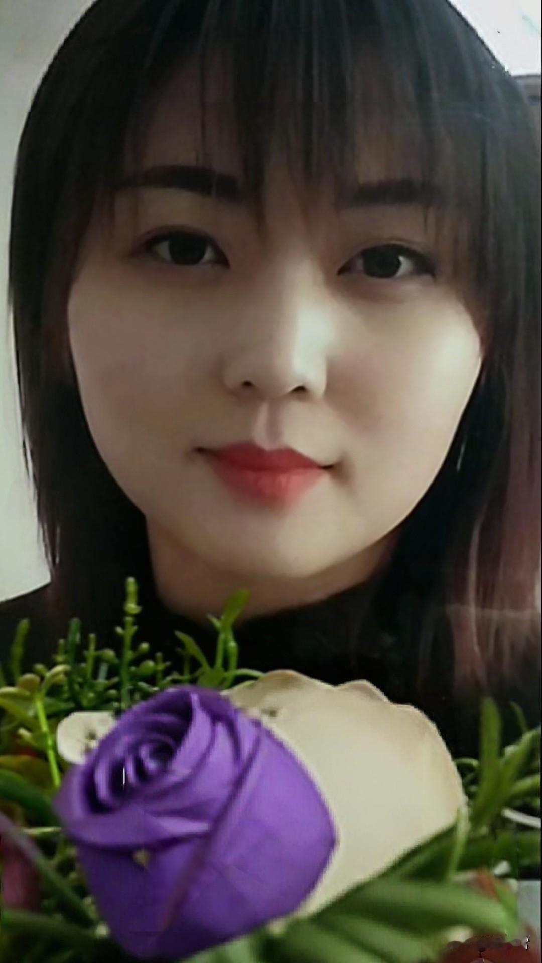 残红委地，谁人记取花解语；
嫩绿成荫，有燕穿帘柳吐烟。
春去百花残 春去花在