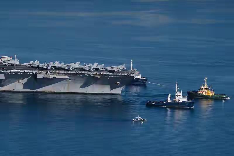 世界最贵航母变“海上难民营”？烘干机起火，大兵睡地板

美国号称最先进的“福特”