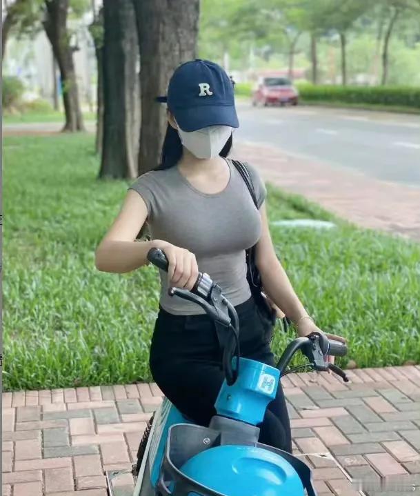 找个小蓝找了半天 可累坏了