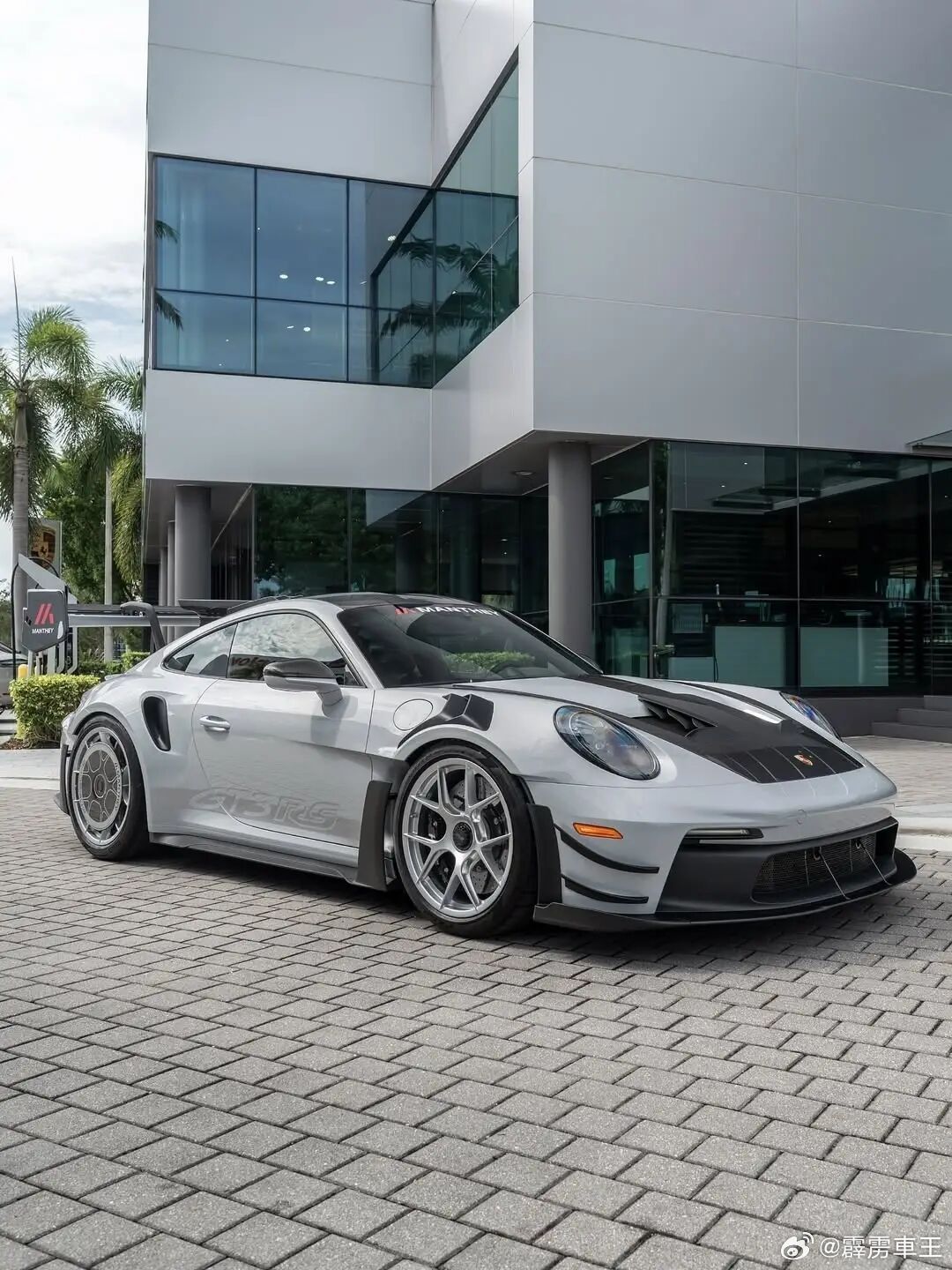 冰灰锋芒 ，驭风而行，保时捷911 GT3 RS携Manthey性能套件凛冽登场