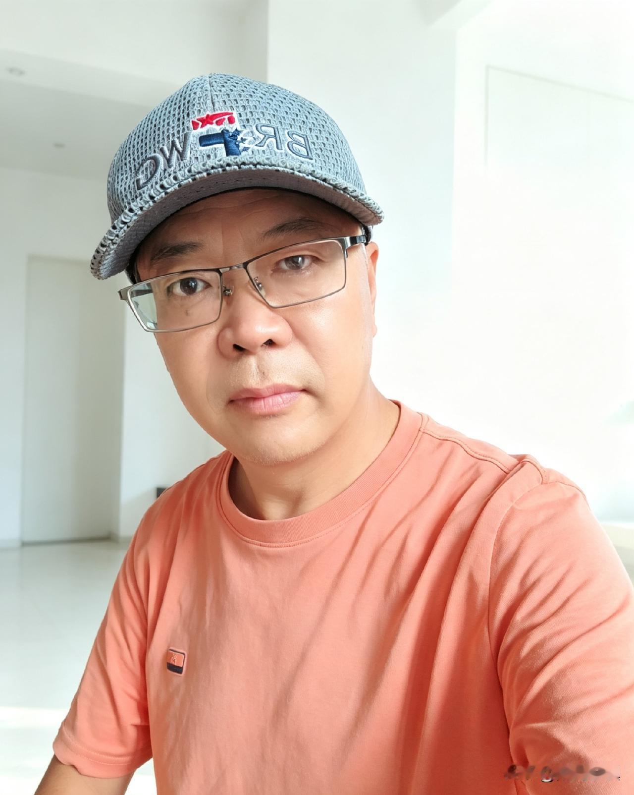 很明显，我的状态越来越不好……

生活热情好像不是那么高涨了。对一切都看得很淡，
