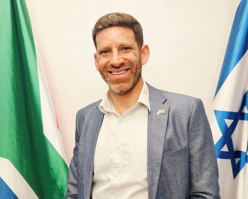 南非宣布将以色列驻该国公使阿里尔·塞德曼列为“不受欢迎的人”，并要求他在 72 