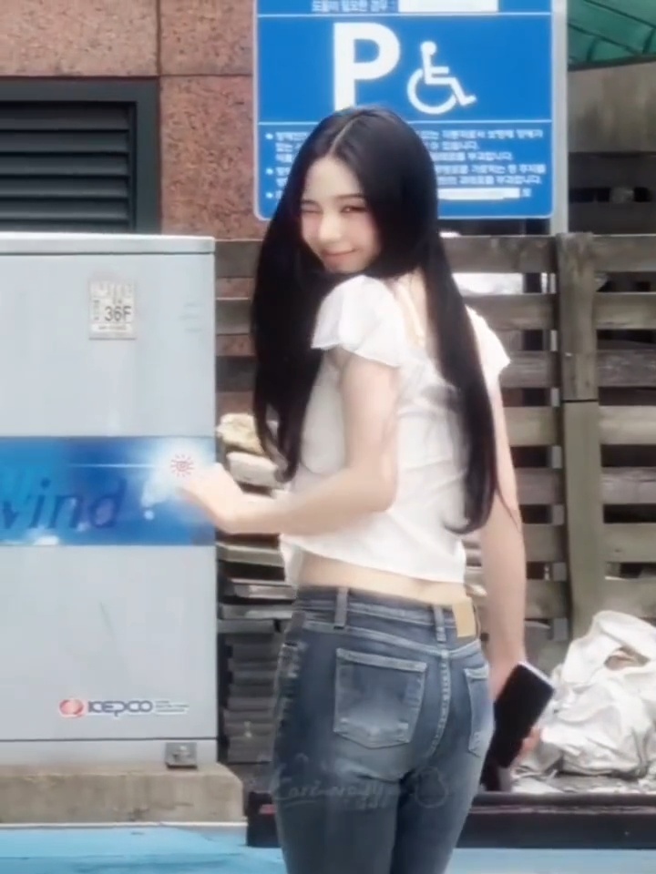 柳智敏学会了闭嘴wink所有人欣赏柳智敏的wink 