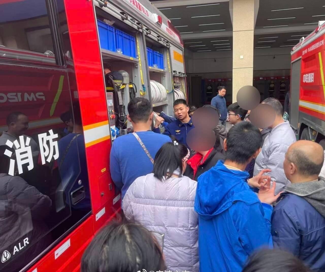 【特殊儿童走进消防站，沉浸式学安全暖童心】

日前，海曙消防救援大队段塘站迎来一