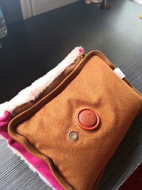 这种电热水袋还在使用吗？该淘汰了。
电热水袋通常有电极式、电热管式、电热丝式三种